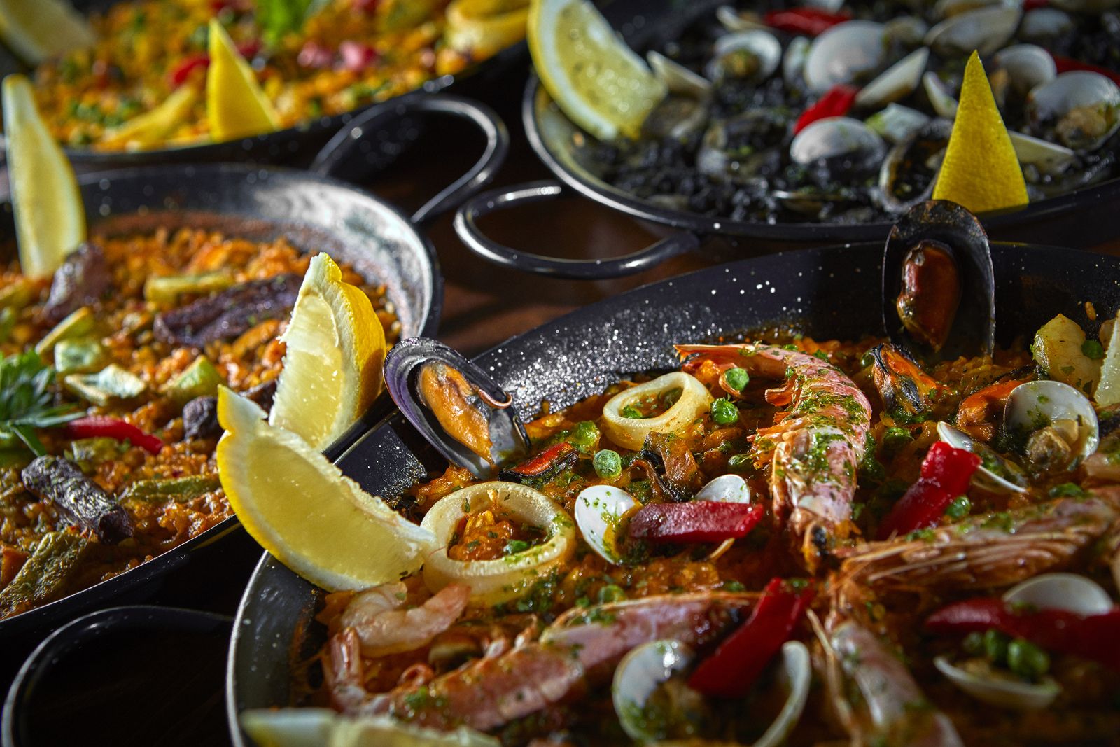 Paellas caseras de Calypso: de mariscos, negra y de secreto
